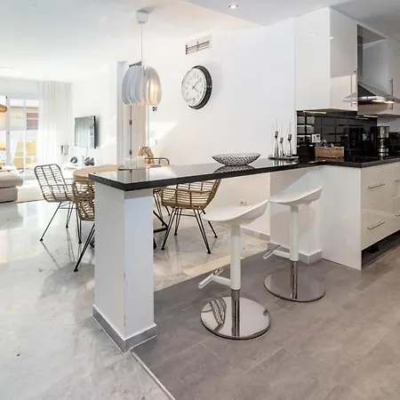 Side Family With 3 Spacious Bedrooms In San Pedro Appartement