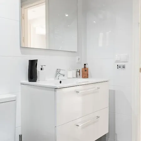 Side Family With 3 Spacious Bedrooms In San Pedro דירה מארבלה